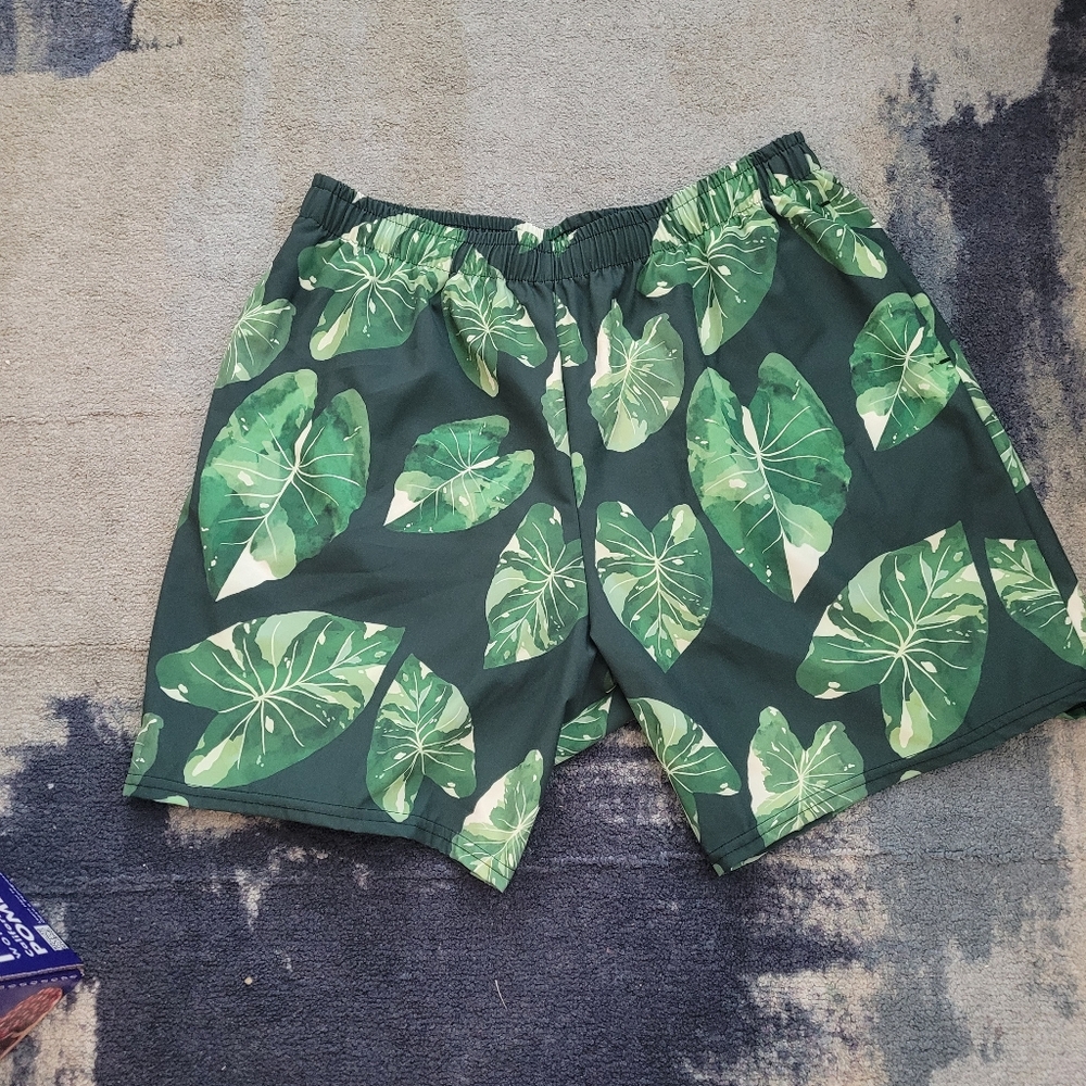 Green Leaf Print Shorts